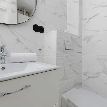 Elegant 1-bedroom 3city By Renters Апартаменты *