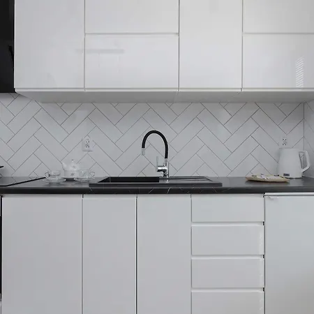 Апартаменты Elegant 1-bedroom 3city By Renters