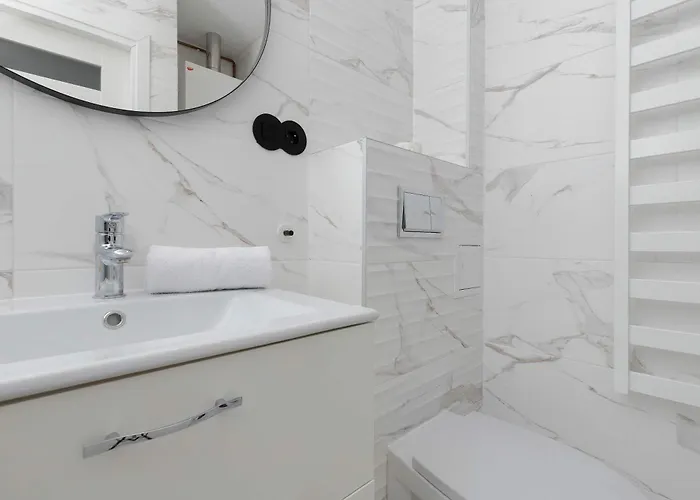 Elegant 1-bedroom 3city By Renters Apartmán *